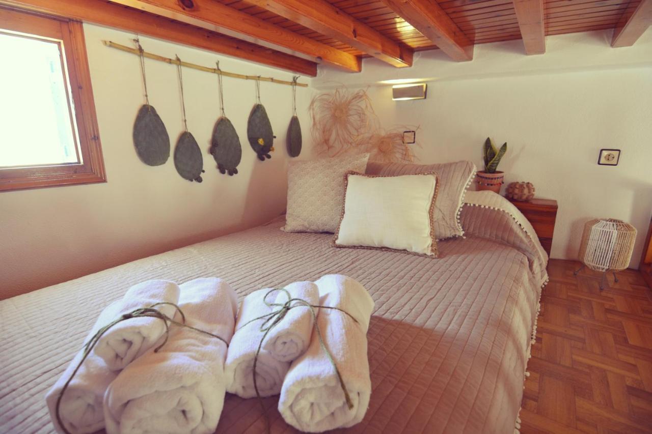 Bright & Relaxing Loft With Attic Room In The Heart Of Mykonos City Mykonos Town エクステリア 写真