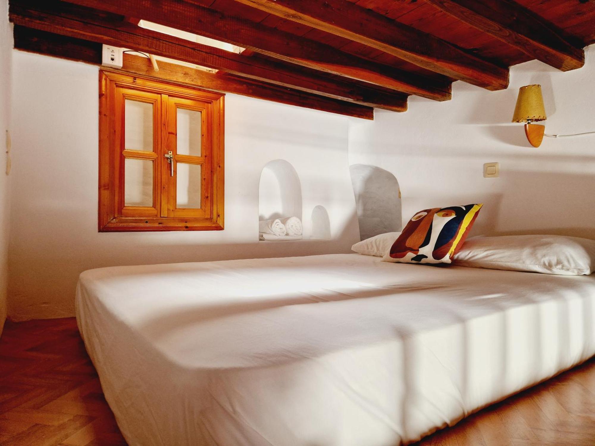 Bright & Relaxing Loft With Attic Room In The Heart Of Mykonos City Mykonos Town 部屋 写真